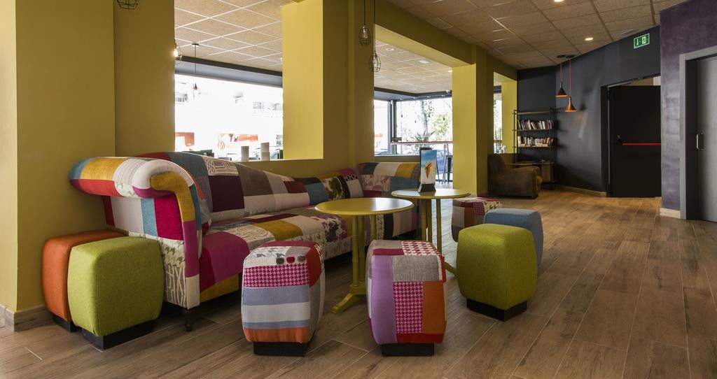Aparthotel California 2*