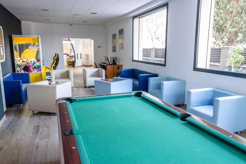 Aparthotel California